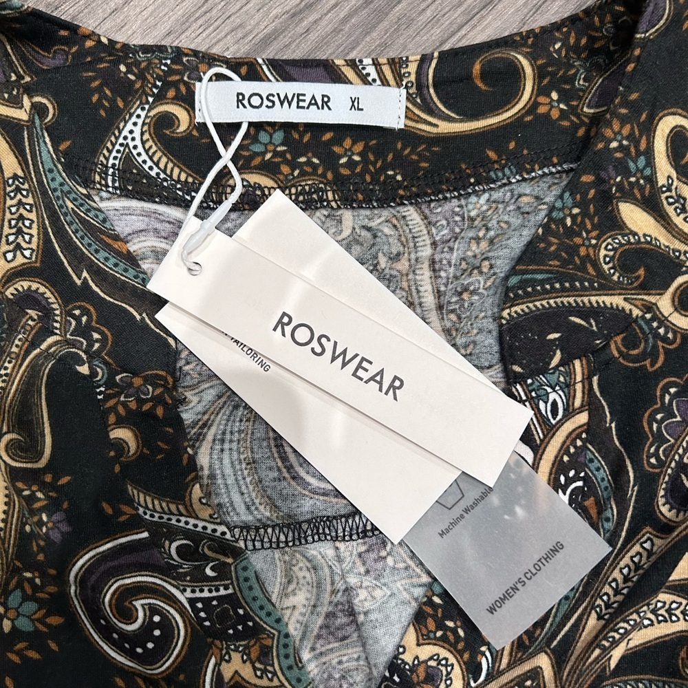 Elegant Black Paisley Women's Top NWT - Picture 3 of 6